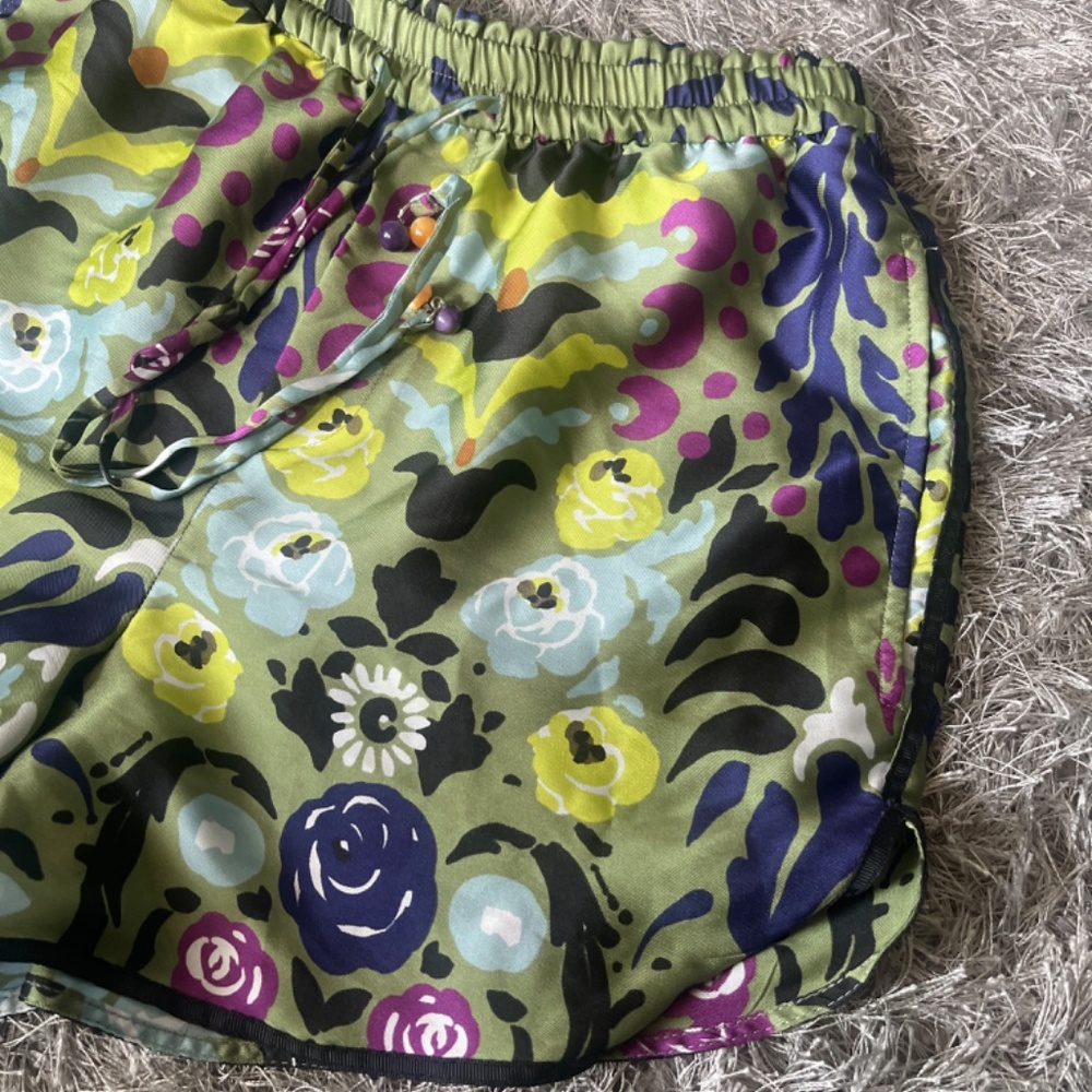 Zara Green Floral Stretch Waist with Drawstring Shorts Size Small - Picture 3 of 7